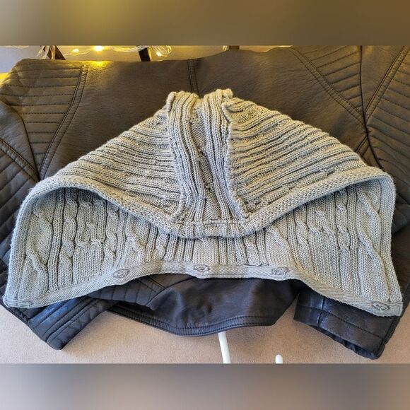 YMI Women's S Faux Leather Jacket With Faux Fur Lining and Removable Knit Hood - Picture 10 of 11